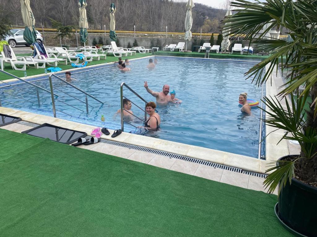 Hotel Ostrov Келіменешті Екстер'єр фото